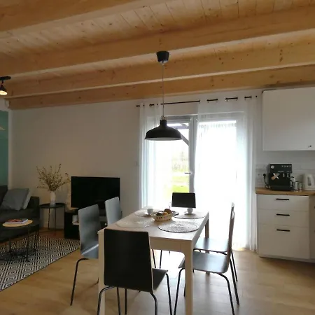 Trzy - 2 度假居 *